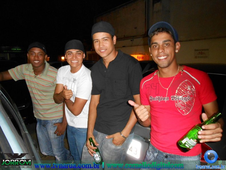 12-03-2013_Diego_Vinicius_Posto_Gasolina_2804429.jpg