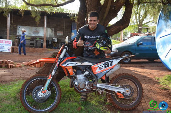 Filename=DSC_8489.jpg
Filesize=358KiB
Dimensions=960x636
Date added=Oct 26, 2025 DSC_8489.jpg