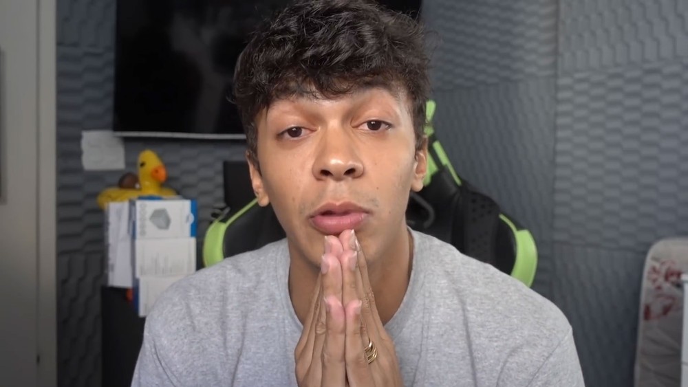 Júlio Cocielo pede desculpa em vídeo após comentário racista sobre Mbappe: "Sem querer espalhei o ódio "