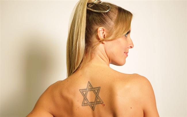 Juliana Valcézia adora símbolos! A estrela de Davi, por exemplo, representa proteção divina 