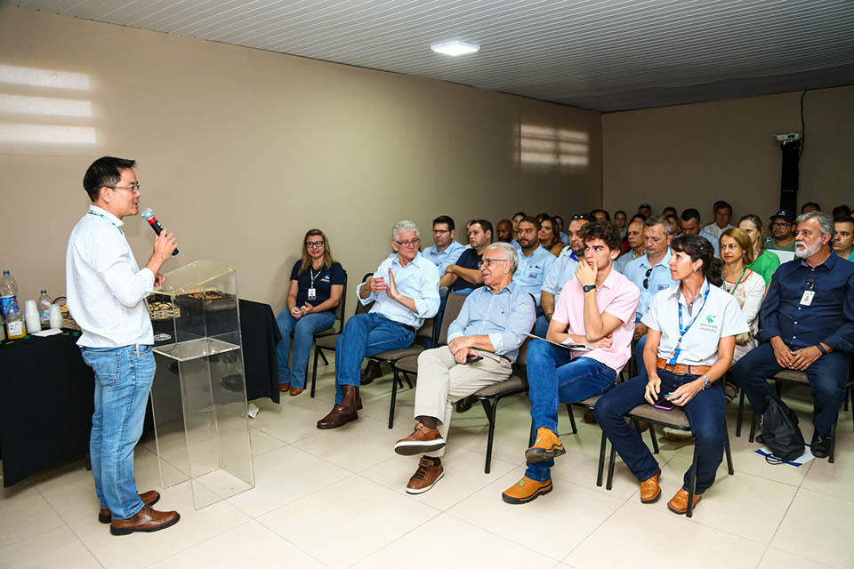 ExpoLondrina debate ações para manter o Brasil livre da Influenza Aviária
