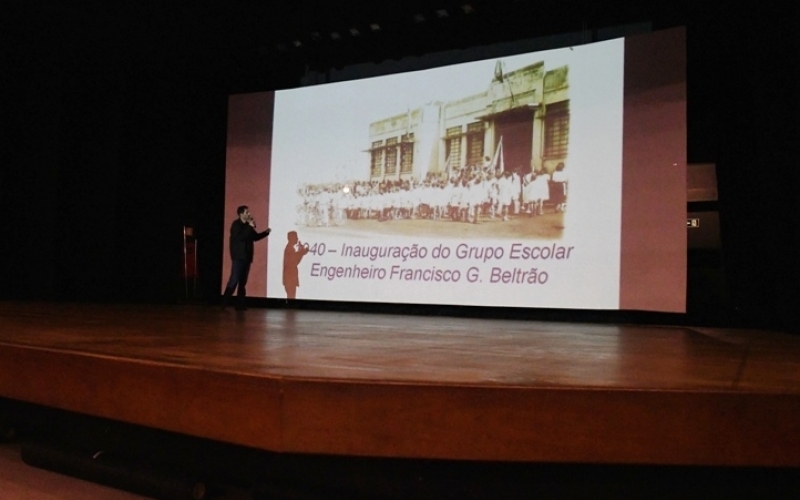 Museu recebe alunos para pesquisa sobre história das escolas de Ibiporã