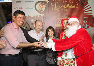 Natal começa oficialmente em Londrina com chegada do Papai Noel