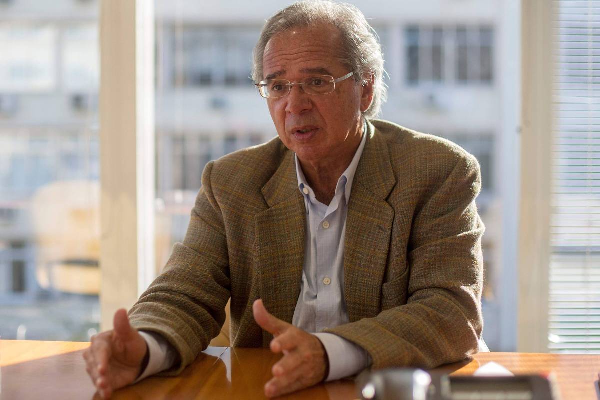 Procuradoria investiga guru de Bolsonaro sob suspeita de fraude