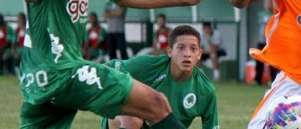 Jogador de Futebol Profissional está envolvido em estupro coletivo no Rio