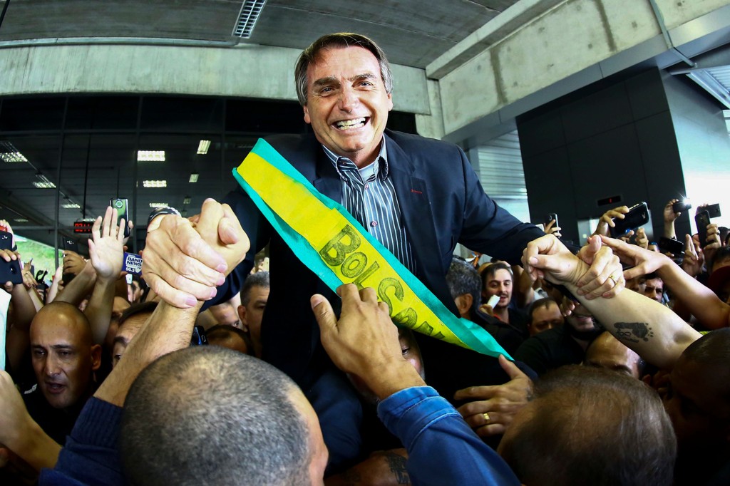 Voto de eleitor ‘envergonhado’ impulsiona Bolsonaro nas pesquisas por telefone