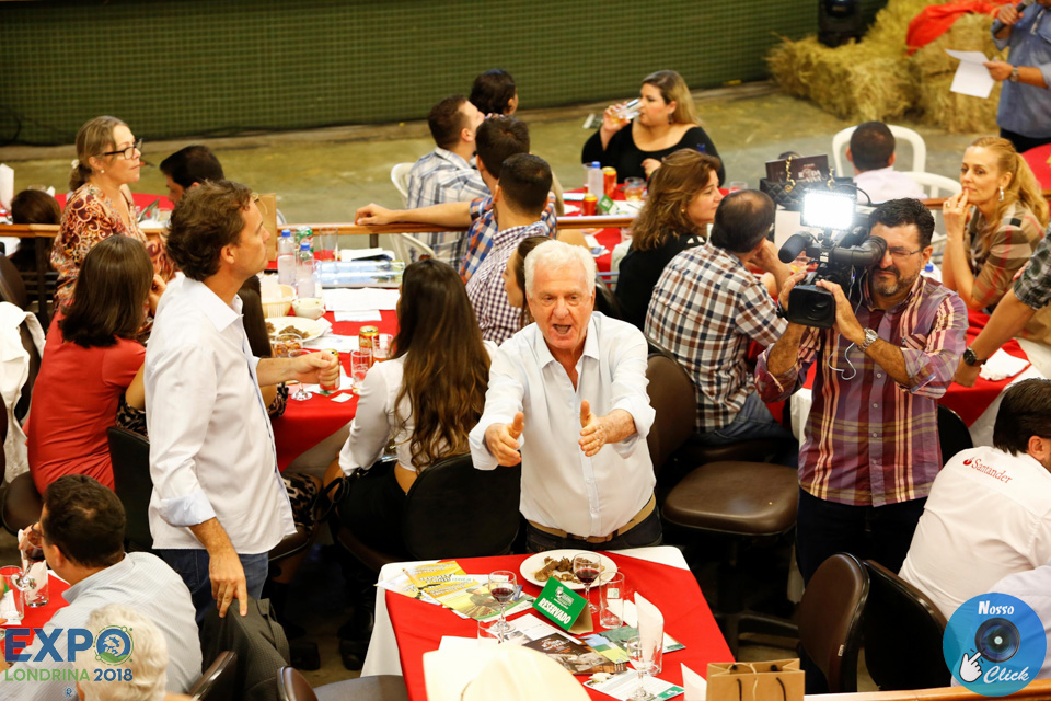 06-04-2018_ExpoLondrina_16_Leilao_Dez_Marcas_13.jpg