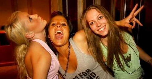 Gatinhas Procuram: Metade das mulheres solteiras estão atrás de encontros no Facebook