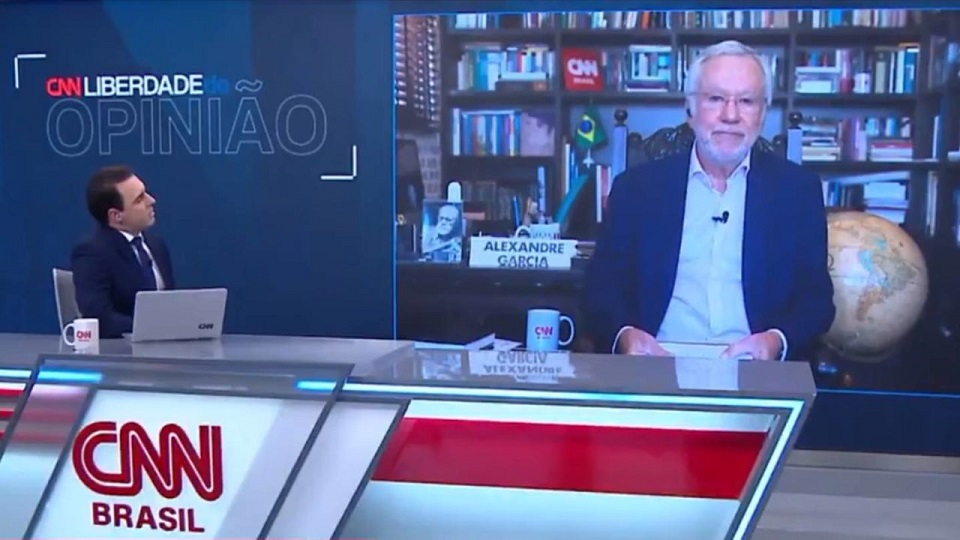 Ao vivo, Alexandre Garcia amea&ccedil;a deixar a CNN Brasil: &lsquo;N&atilde;o sei se volto&rsquo;
